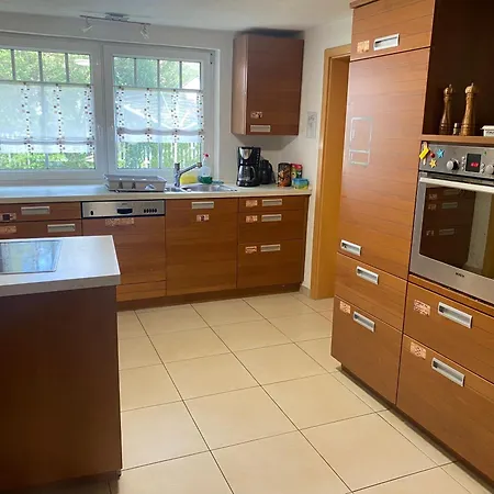 Quarto em Acomodações Particulares Ferienzimmer Oelhaf In Weiss Self Check-in Mit Key-tresore *