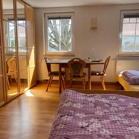 Ferienzimmer Oelhaf In Weiss Self Check-in Mit Key-tresore